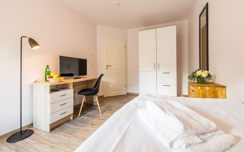 Hotel Flensburg Akademie – Kleines Appartement mit Schreibtisch